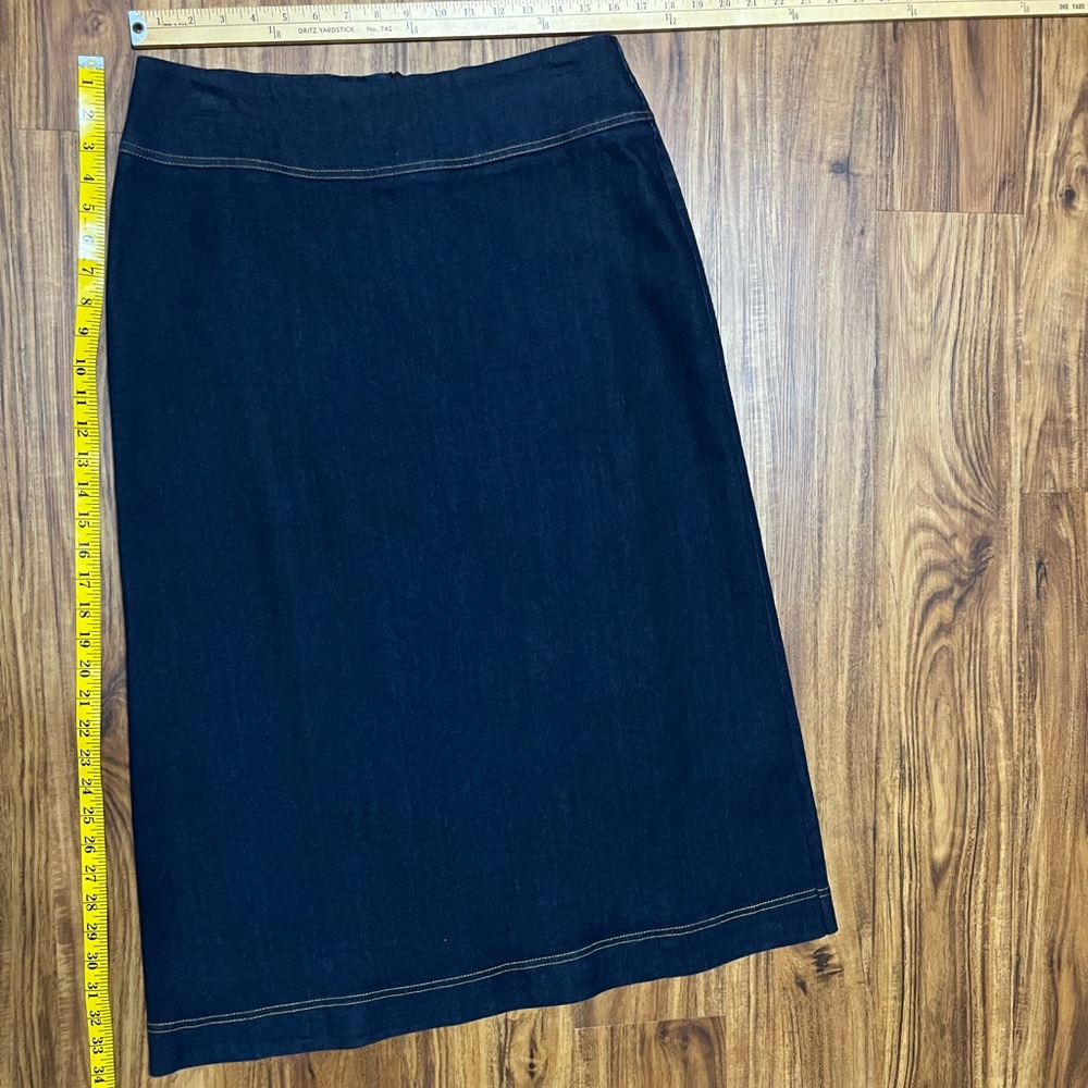 New Creation skirt. Size: L. Color: Blue.